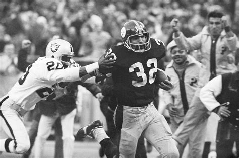 Franco Harris, Steeler who caught Immaculate Reception, dies | AP News