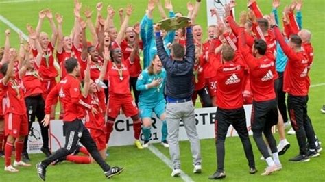 Bayern Munich wins women's Bundesliga, ends Wolfburg's reign | Football ...