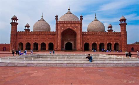 Historical places series (Badshahi Masjid)