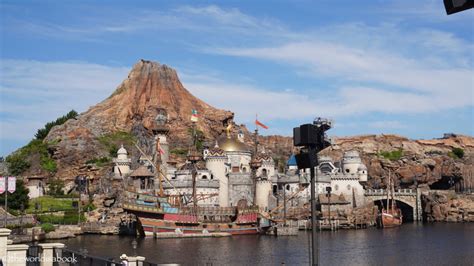 Tips for Visiting Tokyo DisneySea - The World Is A Book