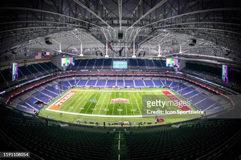 Alamodome Stadium Photos and Premium High Res Pictures - Getty Images