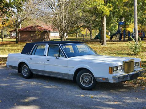 1989 Lincoln Town Car Signature Presidential Edition 4 Door Full Size Sedan for sale - Lincoln ...