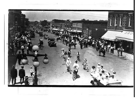 Parade, Neodesha, Kansas (#2) - Kansas Memory - Kansas Historical Society