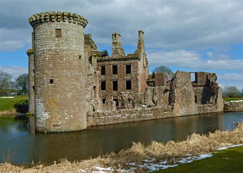 Caerlaverock Castle - A Bit About Britain