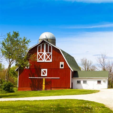 Red Farm stock image. Image of home, roof, grass, structure - 24467983