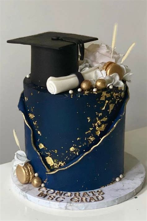 20 Best Graduation Cake Ideas You Need To Try 2022 | honestlybecca | Graduation cakes, Simple ...