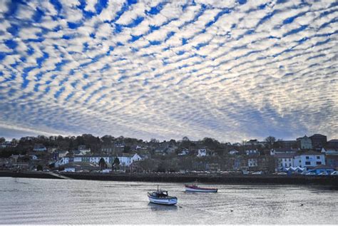 Mackerel sky over Kinsale. Pic by @gerkelliher : r/ireland