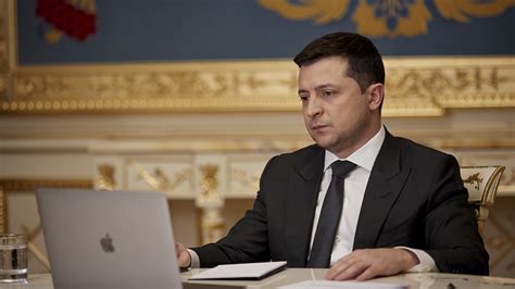 Volodymyr Zelenskyy, family main target for Putin: Petraeus | Fox News