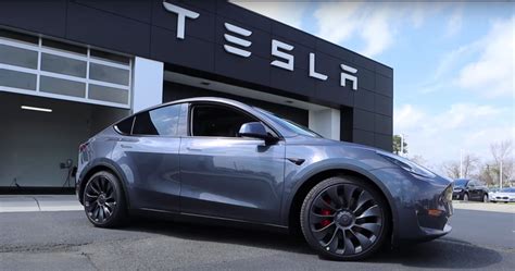 5 Coolest Features Found In The New Tesla Model Y (And 5 Glaring Issues)