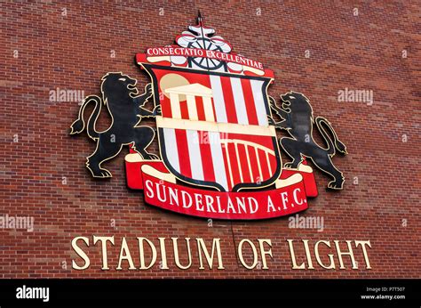 Sunderland football badge hi-res stock photography and images - Alamy