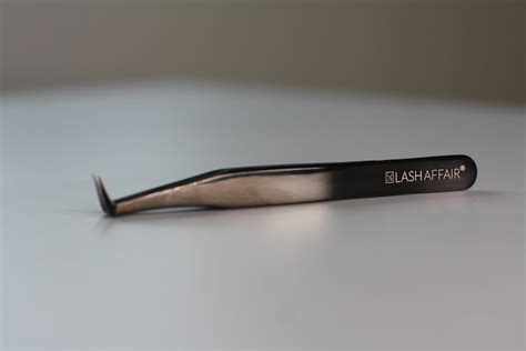 Lash Tweezers for Eyelash Extensions – Lash Affair