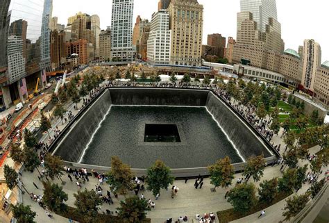 Fotos: Memorial Pool – das 9/11-Denkmal in New York - Panorama - Fotogalerien - Badische Zeitung