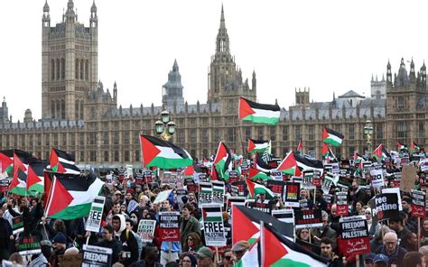 London pro-Palestine march live: Thousands of activists to descend on capital on Armistice Day ...