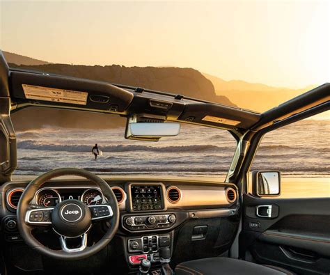 2023 Jeep® Gladiator Interior - Truck Interior Features