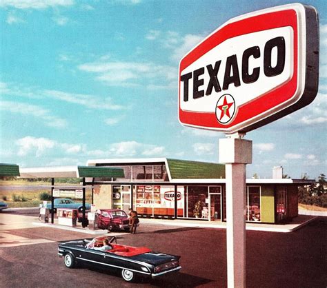 Pleasant Family Shopping: The Golden Age of Gas Stations | Gas station ...