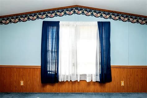 Mobile Home Window Treatments: Curtains, Blinds, and Shades