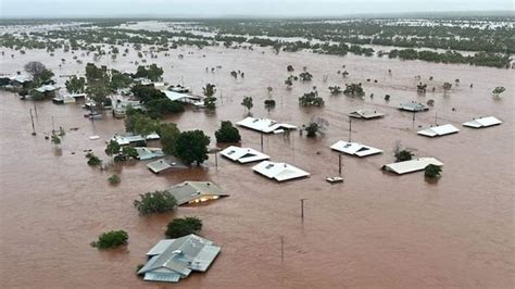 How a low-level category cyclone caused Cairns' largest flood in more than a century : r/Cairns