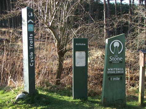 Pitfichie Forest Signs © Alison Mack cc-by-sa/2.0 :: Geograph Britain and Ireland