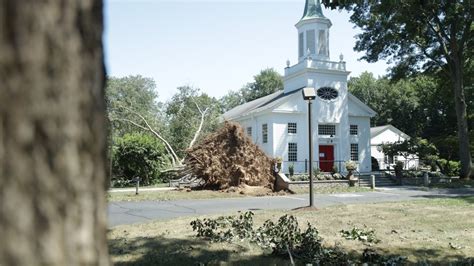 Old Lyme Sets Up Charging, Water Stations As Town Cleans Up Widespread ...