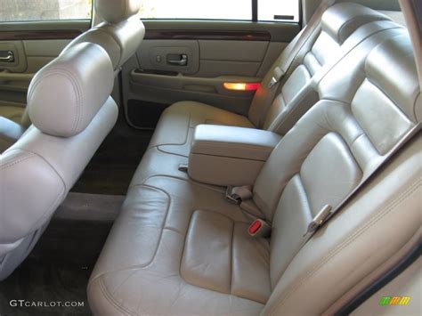 Cappuccino Cream Interior 1997 Cadillac DeVille Sedan Photo #59072810 | GTCarLot.com