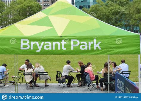 Bryant Park New York City People Talking and Eating Lunch Editorial ...