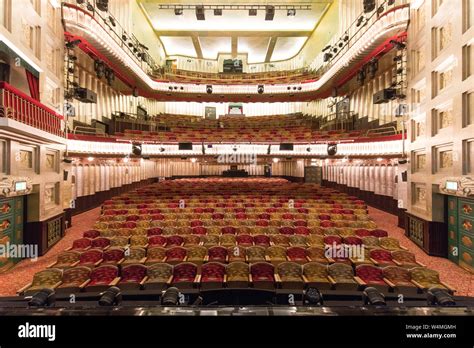 Savoy Theatre, Strand Stock Photo - Alamy