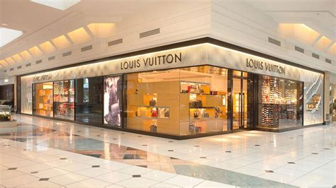 Louis Vuitton In Dubai Mall | semashow.com