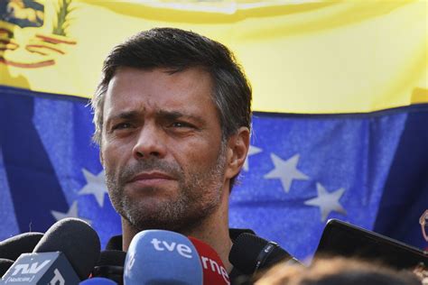 Venezuela’s Opposition Leader Leopoldo Lopez Flees to Madrid - Bloomberg