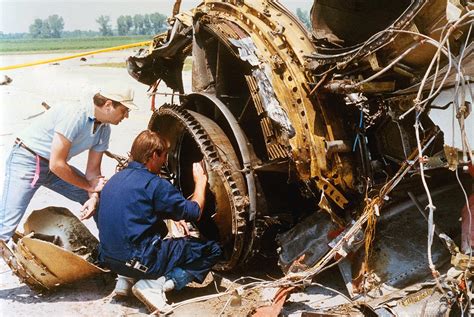 Survivors gather to remember 1989 Iowa plane crash - AOL News