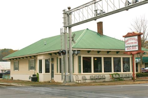 Selmer, TN Depot | In the late 19th century, McNairy County … | Flickr