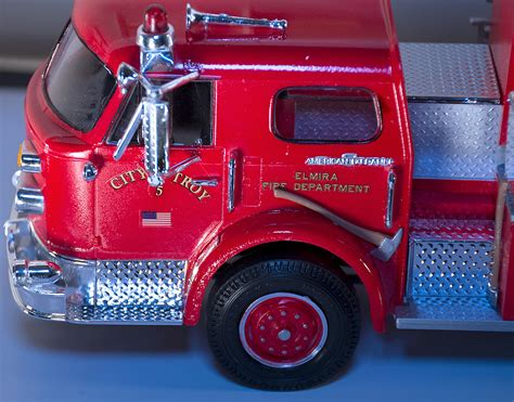 American LaFrance Aero Chief Fire Truck -- Plastic Model Truck Kit -- 1 ...