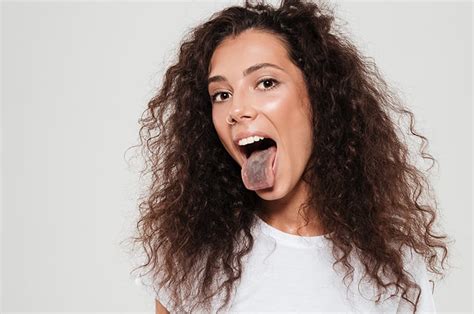 5 Black Spots on Tongue Causes (Is It Normal & What Symptoms Can You ...