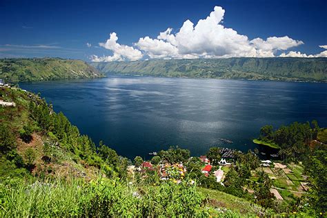 Lake Toba view's from the mount | Holmes Nainggolan | Flickr