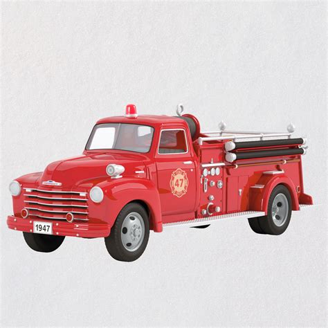 2022 Fire Brigade #28 1947 Chevrolet Fire Engine Hallmark Christmas ...