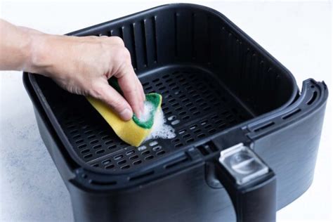 How to Clean an Air Fryer (Fast & Deep-Clean) - Evolving Table