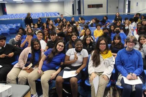 Redland Middle School learns from Future Farmers of America (FFA) officers | Sports ...