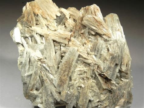 Tremolite Crystal on matrix - 12×10×4 cm - 550 g - Catawiki