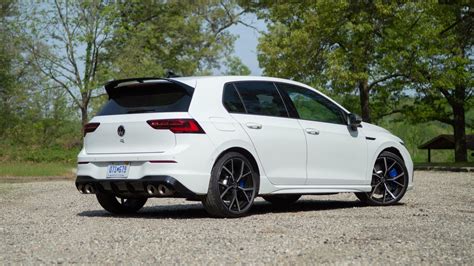 2022 VW Golf R wants to have fun 100% of the time - CNET