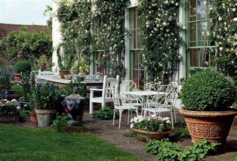 Get the Look: A Lush, Luxurious English Patio | Patio, Garden ...