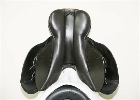 Black Country Quantum X Jump Saddle – Equestrian Imports