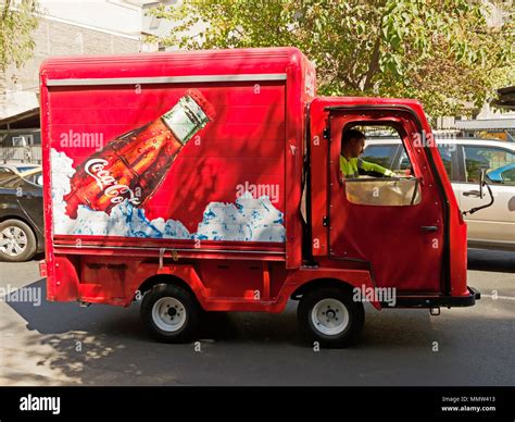 Coca cola delivery truck hi-res stock photography and images - Alamy