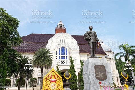 King Chulalongkorn Monument In Front Of Phra Ram Ratchaniwet Stock Photo - Download Image Now ...