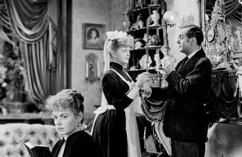 Movie Review: "Gaslight" (1944) | Lolo Loves Films