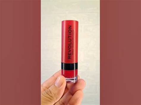 Dark red lipstick tutorial #ashortsaday #lipstick #makeup - YouTube