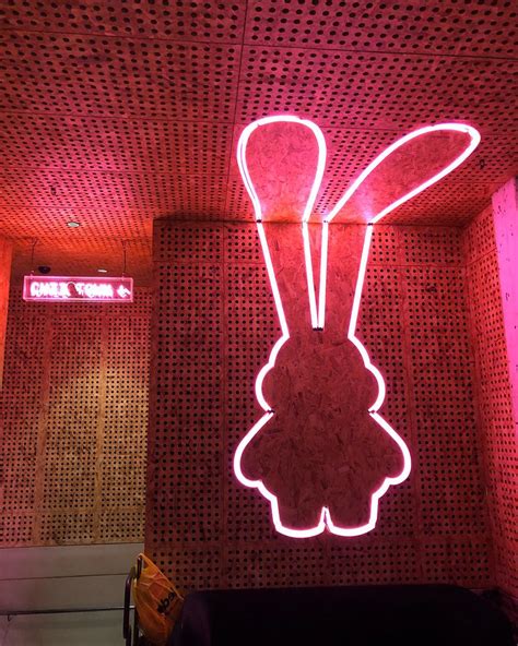 Friday Inspiration – Neon Signs ! | Velvet Jungle Interiors ...