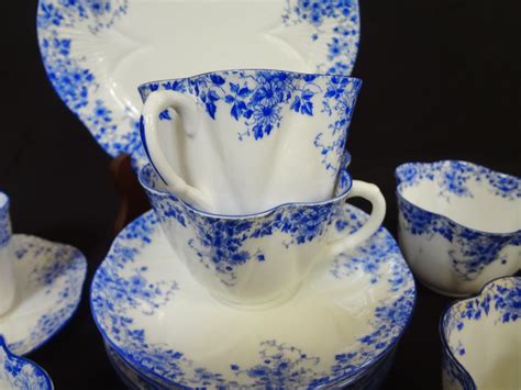 Lot Detail - Shelley Bone China "Dainty Blue" Tea Cups and Saucers