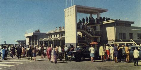 Plaisance Airport - Hawkers of the Time - 1971 - Vintage Mauritius