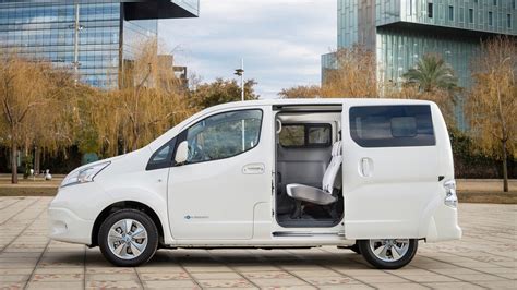 Nissan e-NV200 Evalia (2018-2021) price and specifications - EV Database