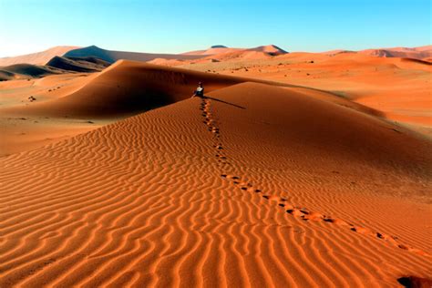 Visit the Sossusvlei Sand Dunes in Namibia -2023 Guide - STINGY NOMADS