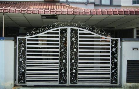 gate design for small house Grill Gate Design, Steel Gate Design, Front ...